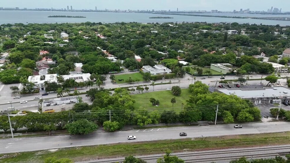 5220 Biscayne Blvd, Miami, FL en venta - Vídeo de anuncio comercial - Imagen 2 de 8