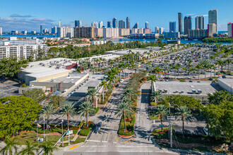 3569-3885 NE 163rd St, North Miami Beach, FL - vista aérea  vista de mapa - Image1