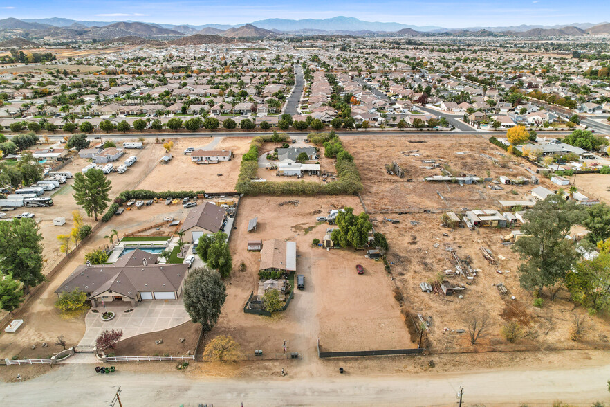 30645 Old Windmill Rd, Menifee, CA en venta - Foto del edificio - Imagen 2 de 12