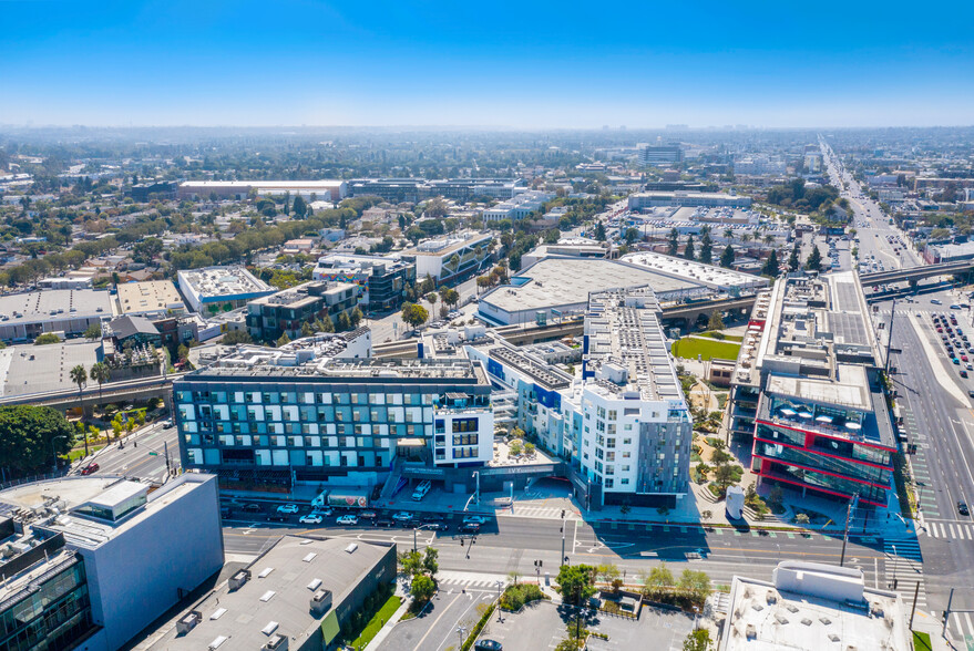 8900 Venice Blvd, Culver City, CA en alquiler - Foto del edificio - Imagen 1 de 13