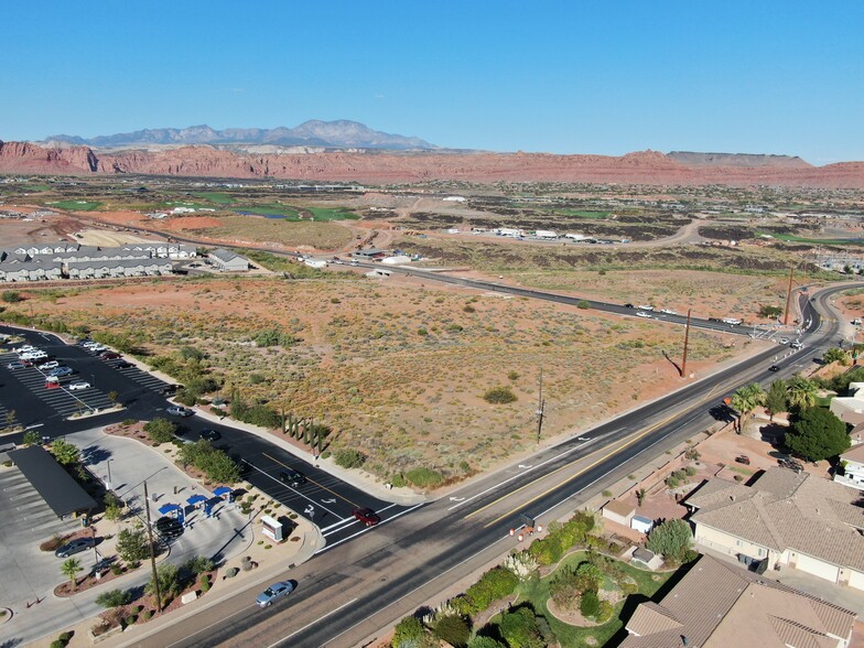 Pioneer Pkwy, Santa Clara, UT en alquiler - Foto del edificio - Imagen 2 de 2