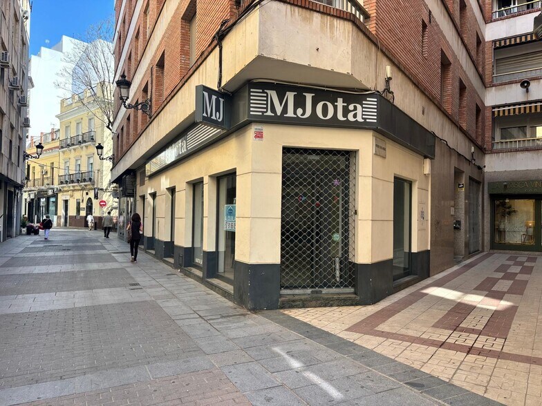 Local en Córdoba, Córdoba en alquiler - Foto del edificio - Imagen 2 de 15