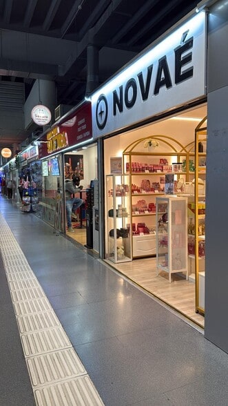 Local en Madrid, Madrid en alquiler - Foto del edificio - Imagen 2 de 6