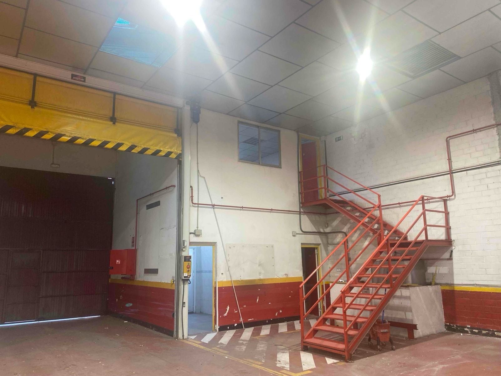 Nave en San Fernando de Henares, Madrid en alquiler Foto del edificio- Imagen 1 de 8