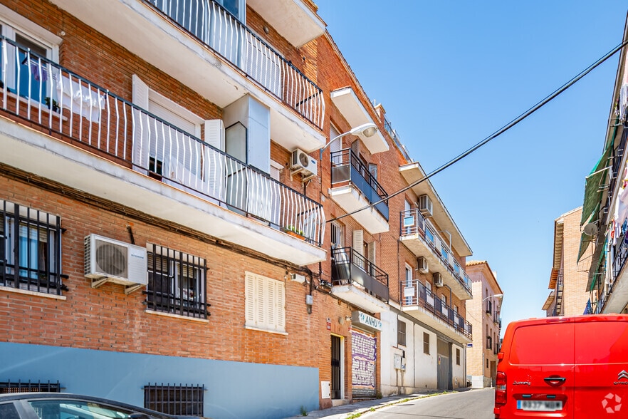 Calle de Vistas a Moraleja, 8, Madrid, Madrid en alquiler - Foto del edificio - Imagen 2 de 2