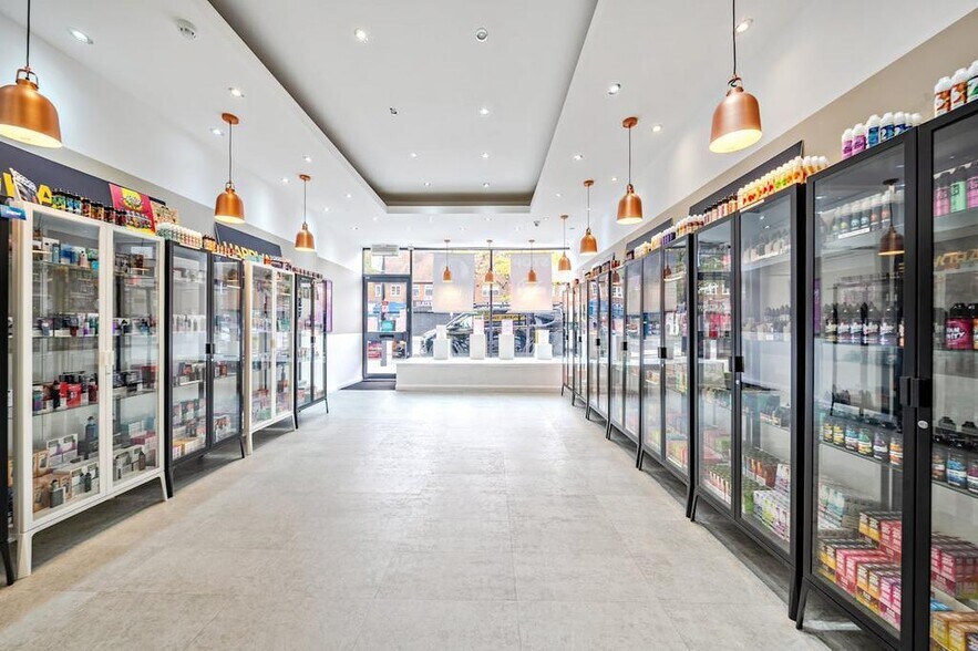 161 Field End Rd, Pinner en alquiler - Foto del edificio - Imagen 2 de 9