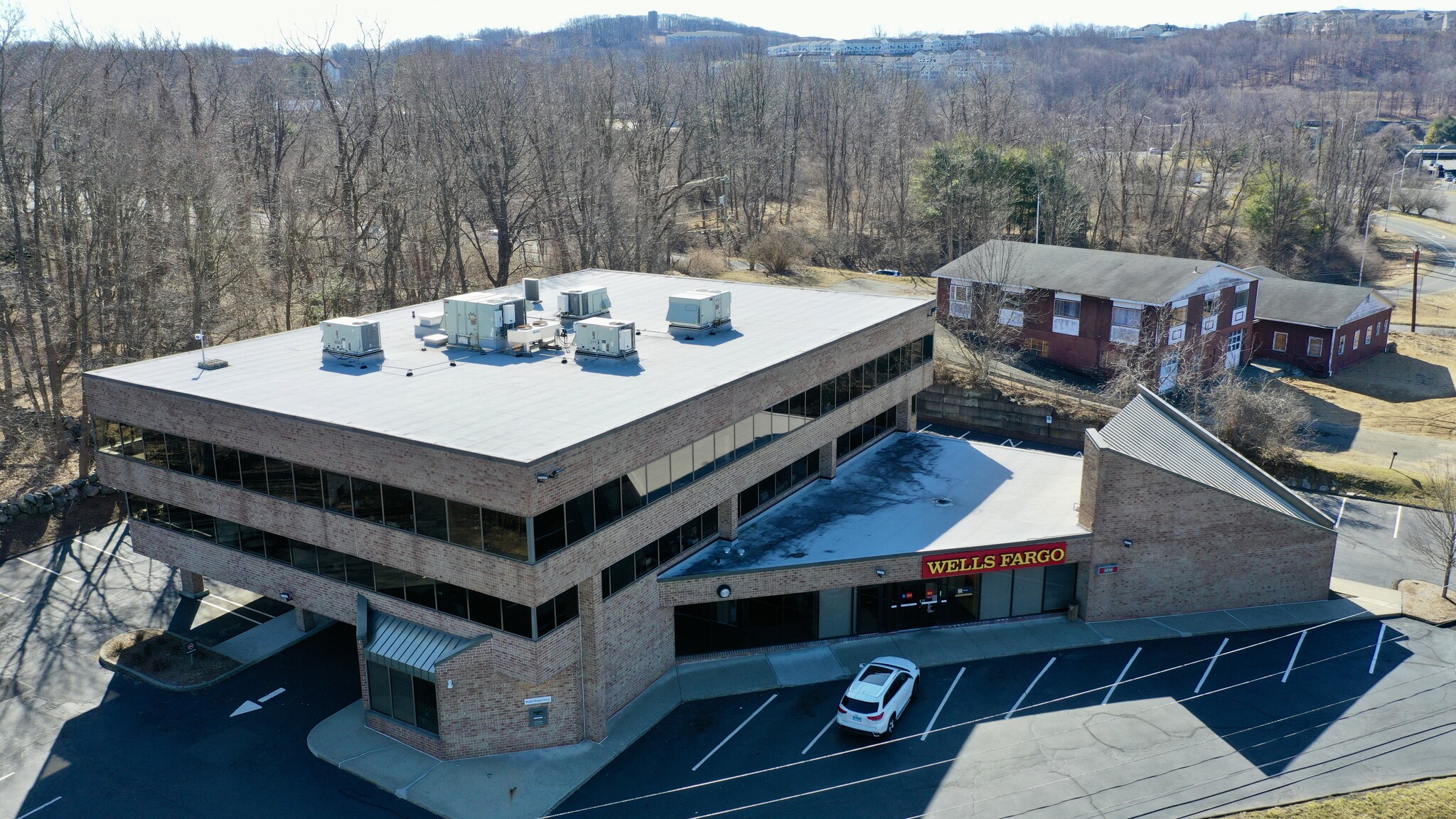 108 Mill Plain Rd, Danbury, CT en alquiler Foto del edificio- Imagen 1 de 5