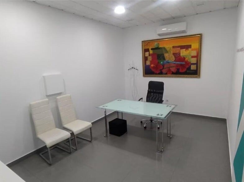 Oficina en Cáceres, Cáceres en alquiler - Foto del edificio - Imagen 3 de 6