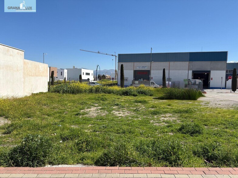 Calle Petunia, 2, Churriana de la Vega, Granada en venta - Foto del edificio - Imagen 3 de 8