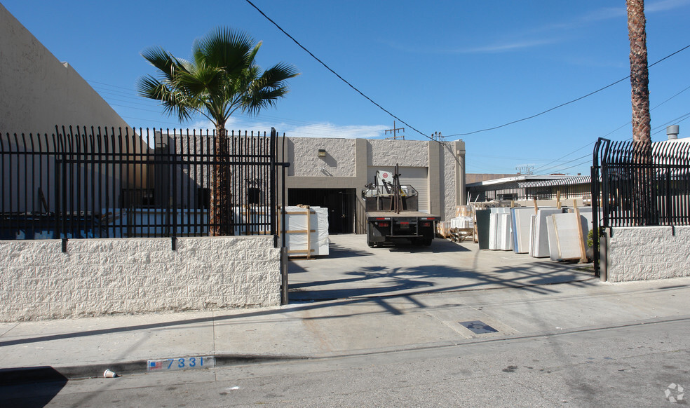 7331 Hinds Ave, North Hollywood, CA en venta - Foto principal - Imagen 1 de 12