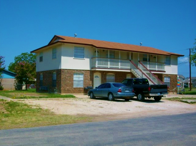 1400 Avenue W, Hondo, TX en venta - Foto principal - Imagen 1 de 3