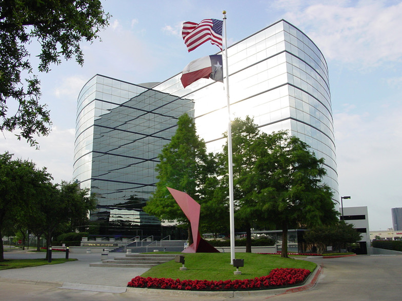 5220 Spring Valley Rd, Dallas, TX en alquiler - Foto del edificio - Imagen 1 de 8