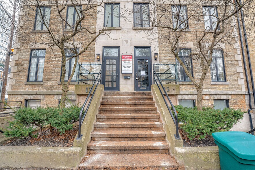 15 Bold St, Hamilton, ON en venta - Foto del edificio - Imagen 1 de 27