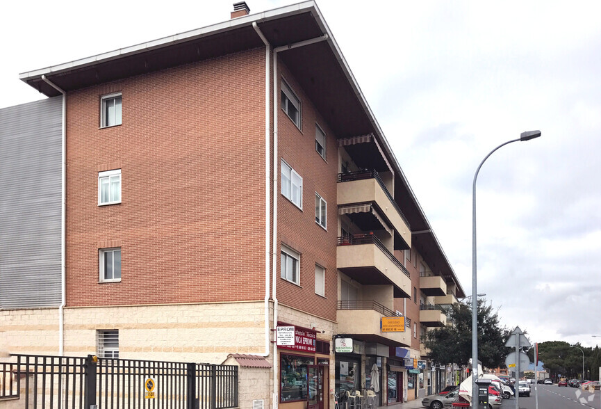 Calle los Madroños, 6, Collado Villalba, Madrid en alquiler - Foto del edificio - Imagen 2 de 2