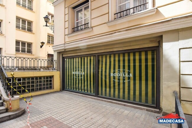 Más detalles de Avenida de la Reina Victoria, Madrid - Edificio residencial​ en venta