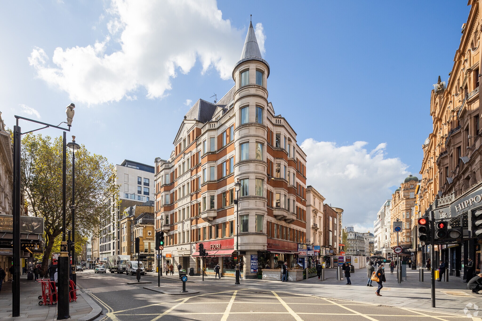 39-41 Charing Cross Rd, London en alquiler Foto principal- Imagen 1 de 4