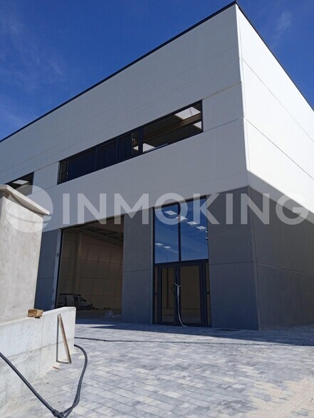 Nave en Villanueva del Pardillo, Madrid en alquiler - Foto del edificio - Imagen 2 de 9