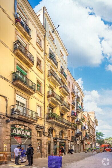Edificio residencial en Barcelona, Barcelona en venta - Foto principal - Imagen 1 de 1
