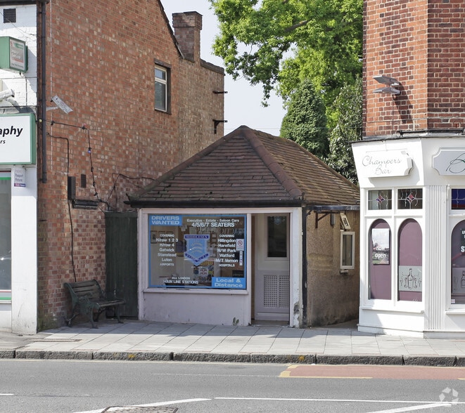 184, 184A & 184B, Field End Road cartera de 2 inmuebles en venta en LoopNet.es - Foto principal - Imagen 2 de 2