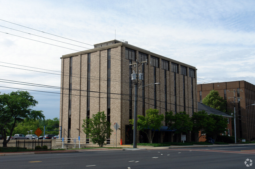 4085 Chain Bridge Rd, Fairfax, VA en alquiler - Foto del edificio - Imagen 1 de 4