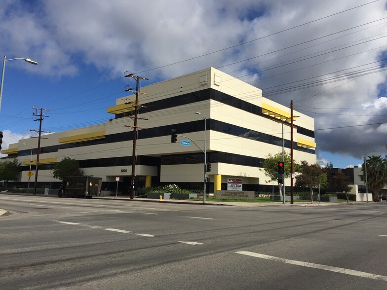 6800 Owensmouth Ave, Woodland Hills, CA en alquiler - Foto del edificio - Imagen 1 de 20