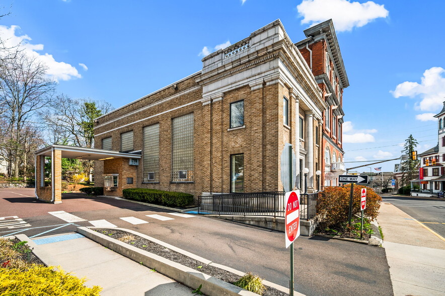 209 N Main St, Sellersville, PA en alquiler - Foto del edificio - Imagen 2 de 4