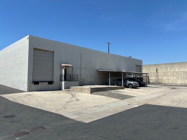 13600 Vaughn St, San Fernando, CA en alquiler - Foto del edificio - Imagen 3 de 5