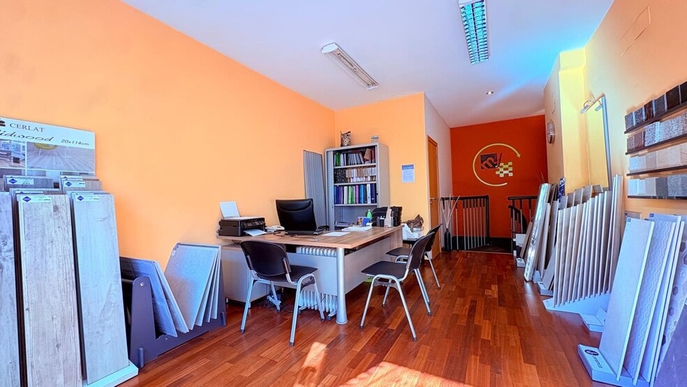 Local en Castellar del Vallès, Barcelona en alquiler - Foto del edificio - Imagen 2 de 3