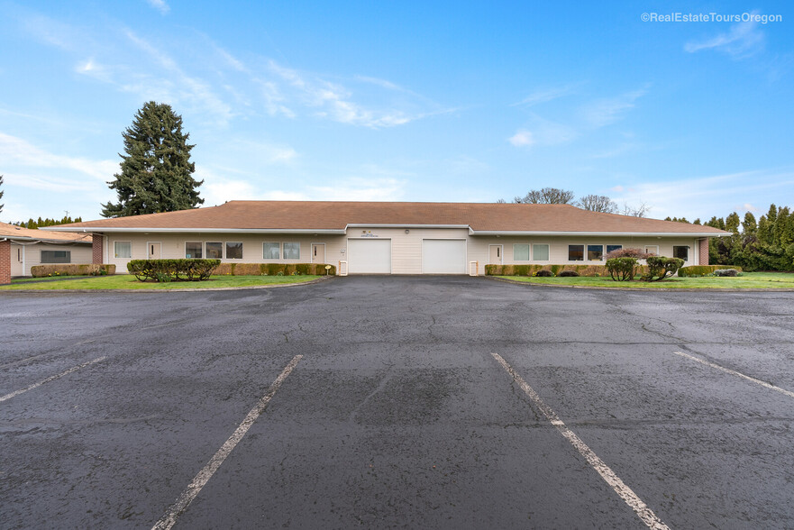 2221 Yew St, Forest Grove, OR en venta - Foto del edificio - Imagen 2 de 13