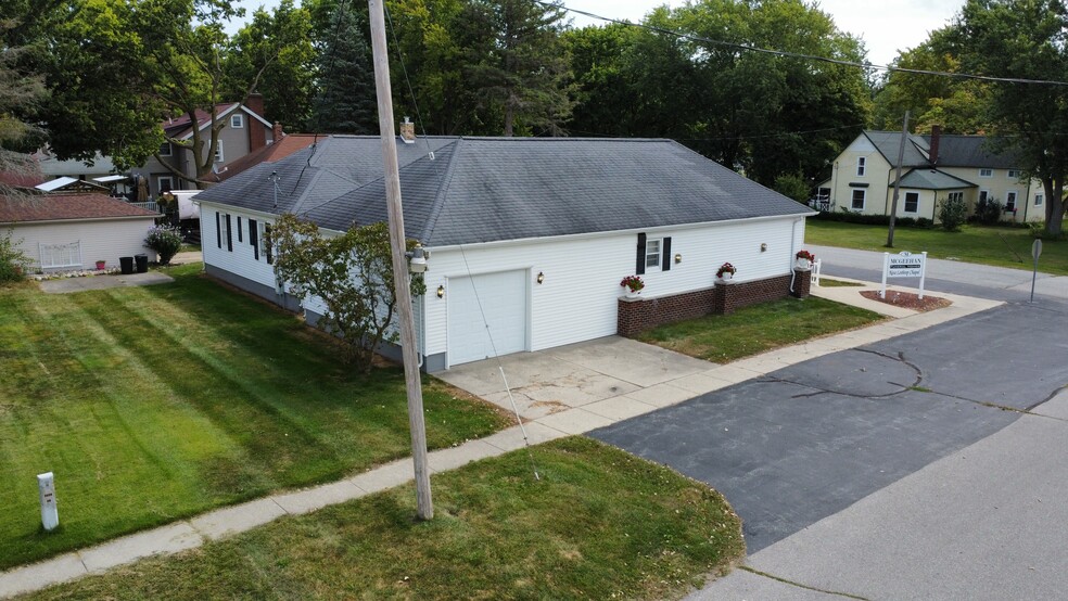 9405 Butternut St, New Lothrop, MI en venta - Foto del edificio - Imagen 3 de 10