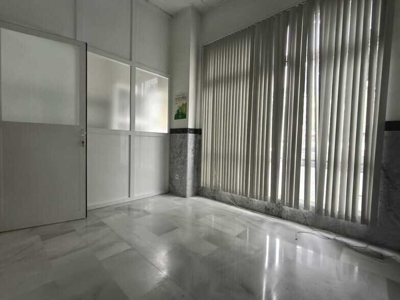 Local en Córdoba, Córdoba en alquiler - Foto del interior - Imagen 2 de 13