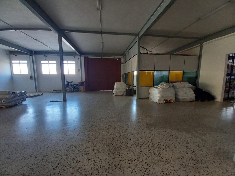 Nave en Elche en alquiler - Foto del interior - Imagen 3 de 9