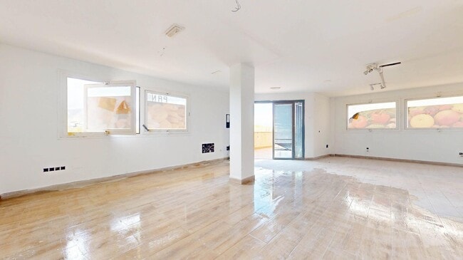 Más detalles de Paseo Víator, 29, Viator - Local en venta