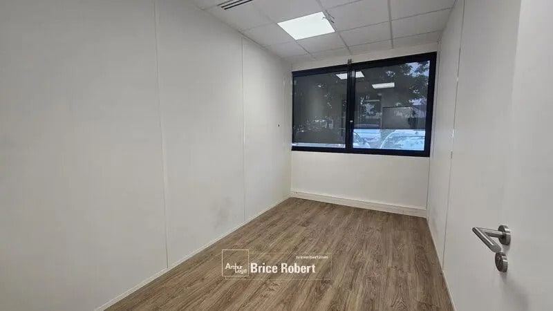 Oficina en Bron en alquiler - Foto del interior - Imagen 3 de 6