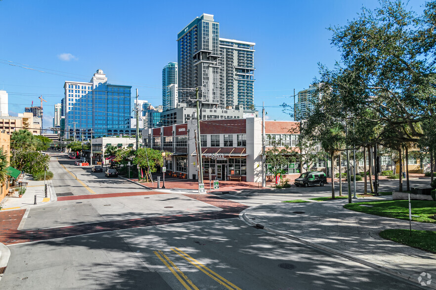 330 SW 2nd St, Fort Lauderdale, FL en alquiler - Foto del edificio - Imagen 3 de 10