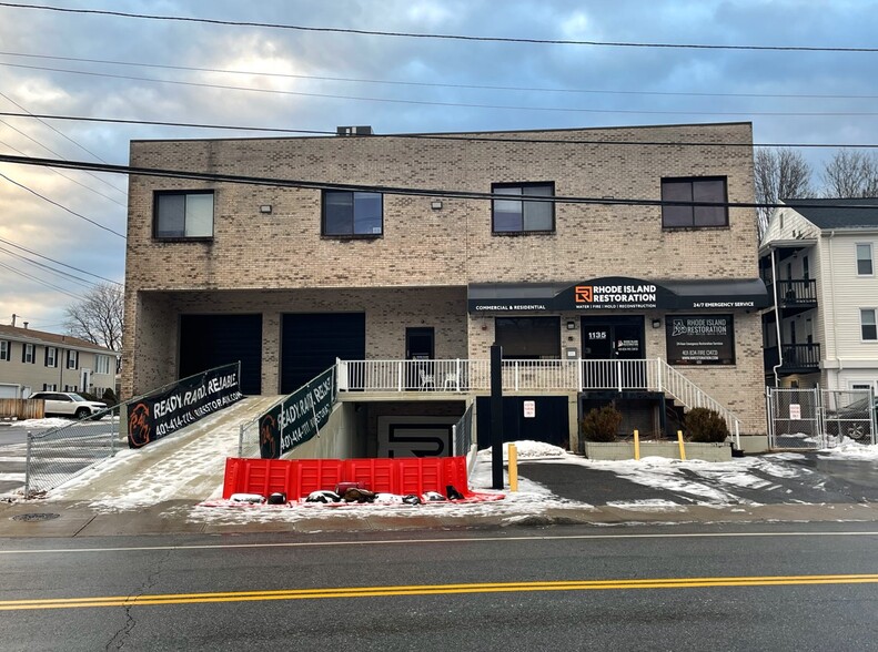 1135 Charles St, North Providence, RI en venta - Foto del edificio - Imagen 1 de 5