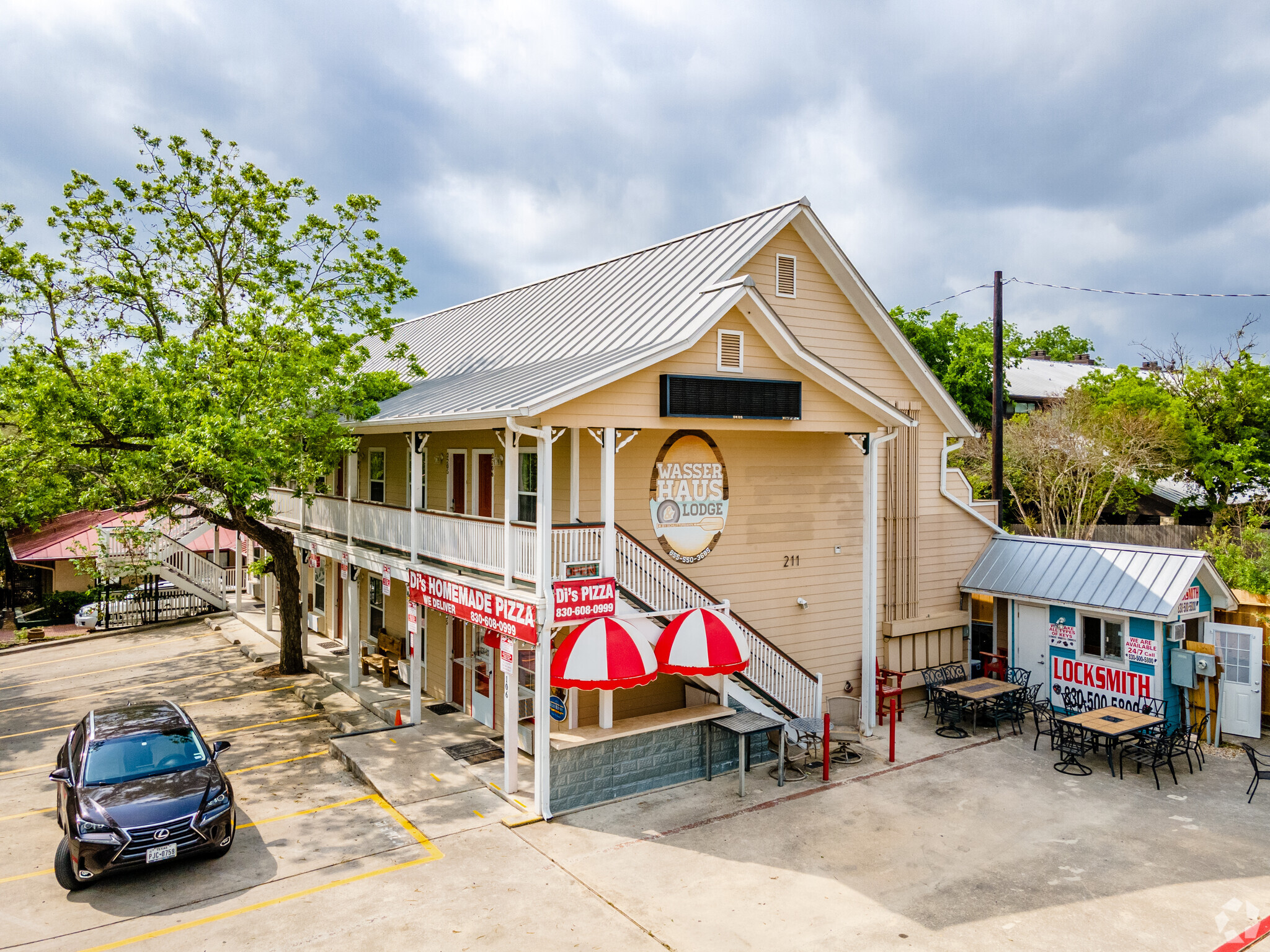 211 W Lincoln Rd, New Braunfels, TX en venta Foto principal- Imagen 1 de 4