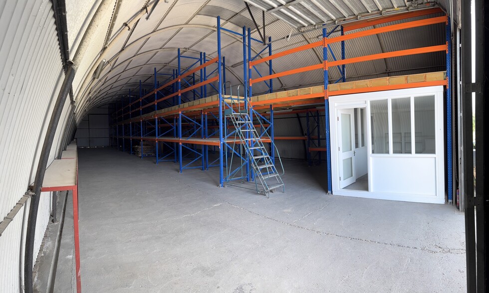 Unit 4, Tenterden Station Estate, Station Rd, Tenterden en alquiler - Foto del edificio - Imagen 2 de 6