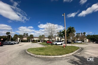 4570 Lyons Rd, Coconut Creek, FL en alquiler Foto del edificio- Imagen 1 de 14