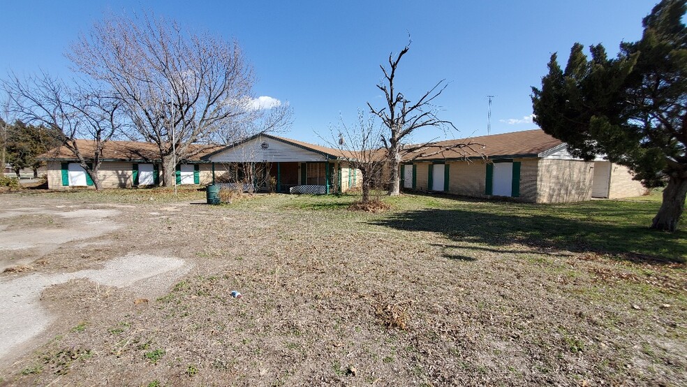 600 E California Ave, Walters, OK en venta - Foto del edificio - Imagen 3 de 40