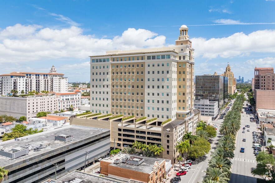 355 Alhambra Cir, Coral Gables, FL en alquiler - Foto del edificio - Imagen 1 de 5