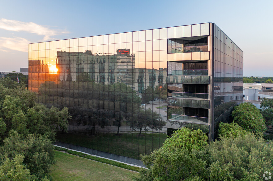 16666 Northchase Dr, Houston, TX en alquiler - Foto del edificio - Imagen 1 de 18