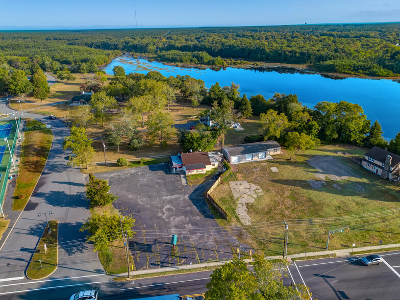 111 Lakeside Dr, Tuckerton, NJ en venta - Foto del edificio - Imagen 3 de 32