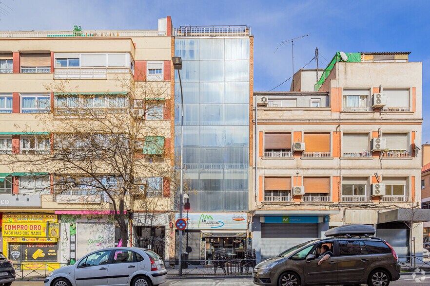 Avenida de la Albufera, 9, Madrid, Madrid en venta - Foto del edificio - Imagen 2 de 17