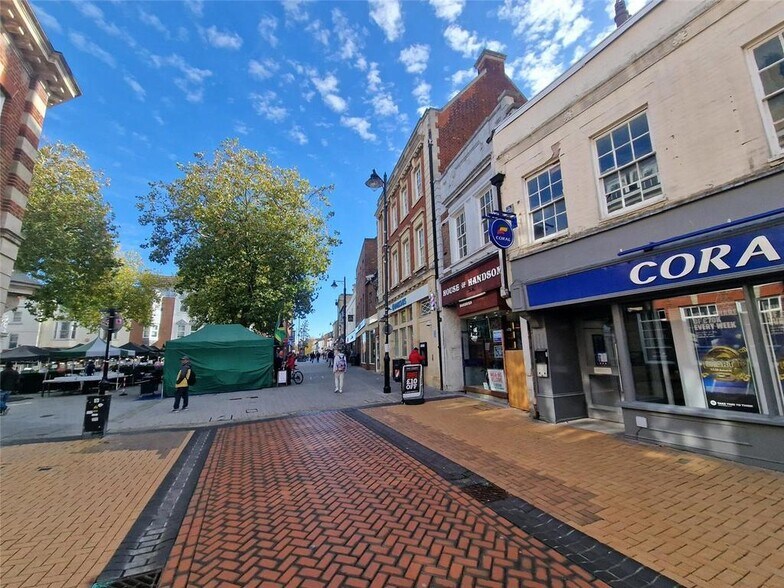 9 Market Pl, Basingstoke en venta - Foto del edificio - Imagen 2 de 7