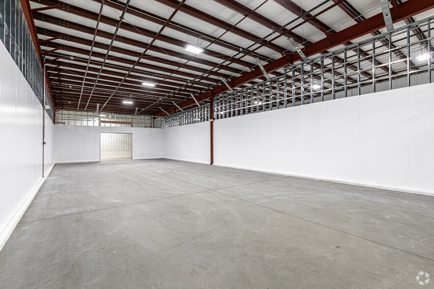 299 Industrial Ln, Torrington, CT en alquiler - Foto del interior - Imagen 1 de 39