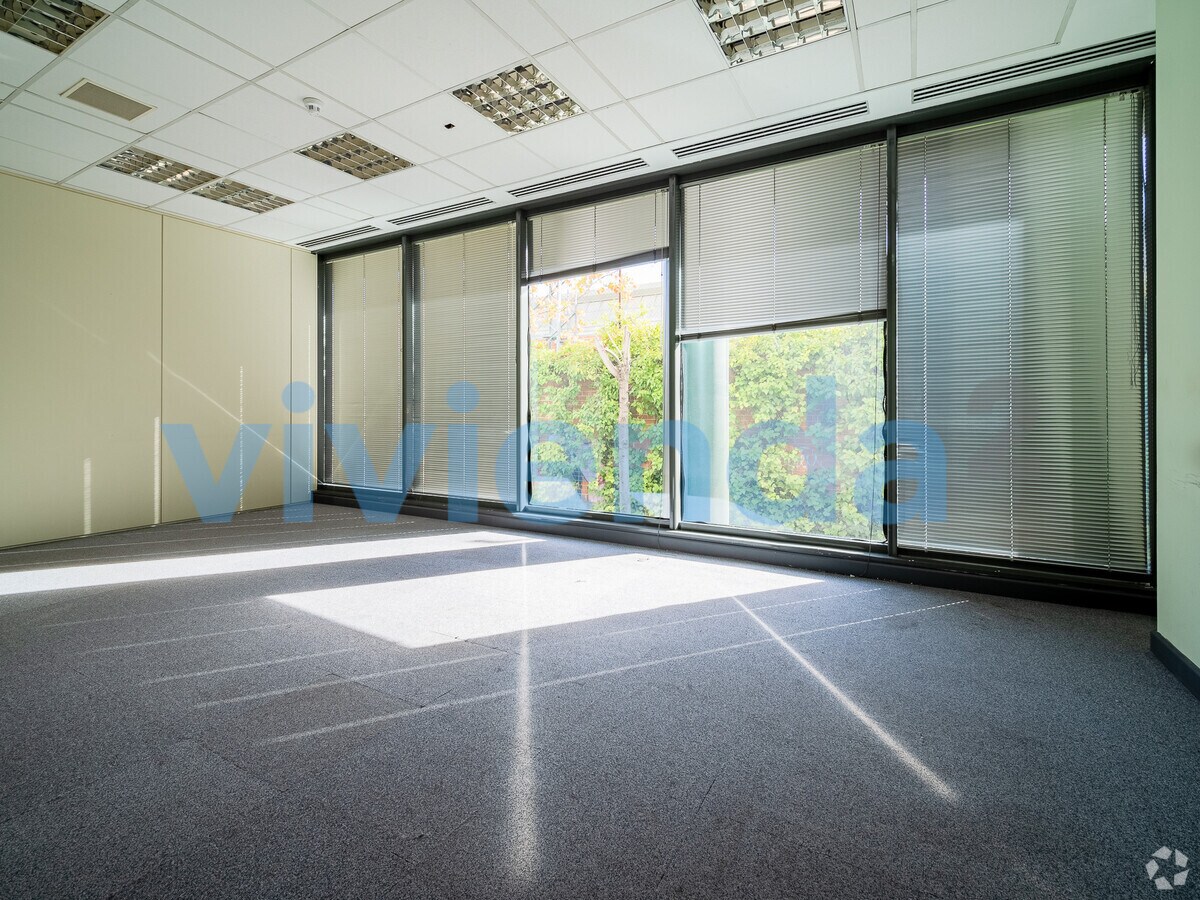 Madrid, MAD 28037 -  -  - Foto del interior - Image 1 of 12