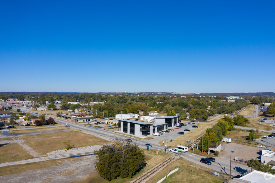 201-203 W Main St, Jenks, OK en alquiler - Foto del edificio - Imagen 3 de 6