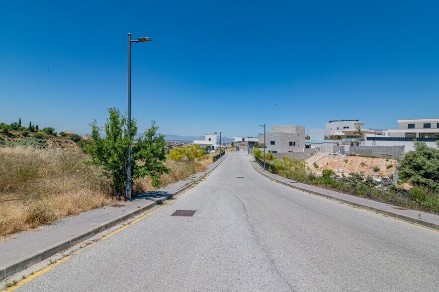 Terreno en La Zubia, Granada en venta - Foto del edificio - Imagen 3 de 34