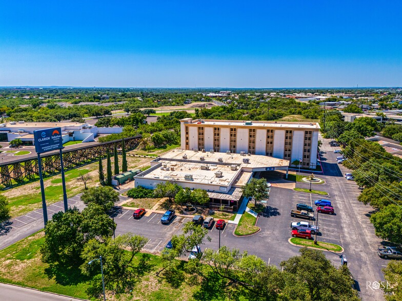 Clarion and Suburban Hotel cartera de 2 inmuebles en venta en LoopNet.es - Foto del edificio - Imagen 2 de 49